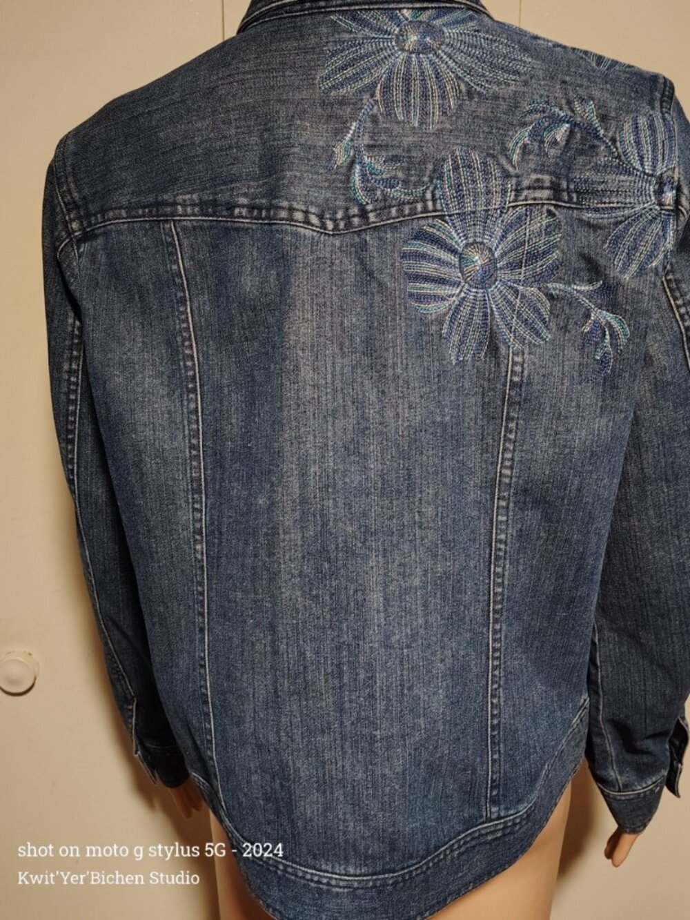 Christopher Banks Embroidered Jean Jacket LG - Picture 2 of 6
